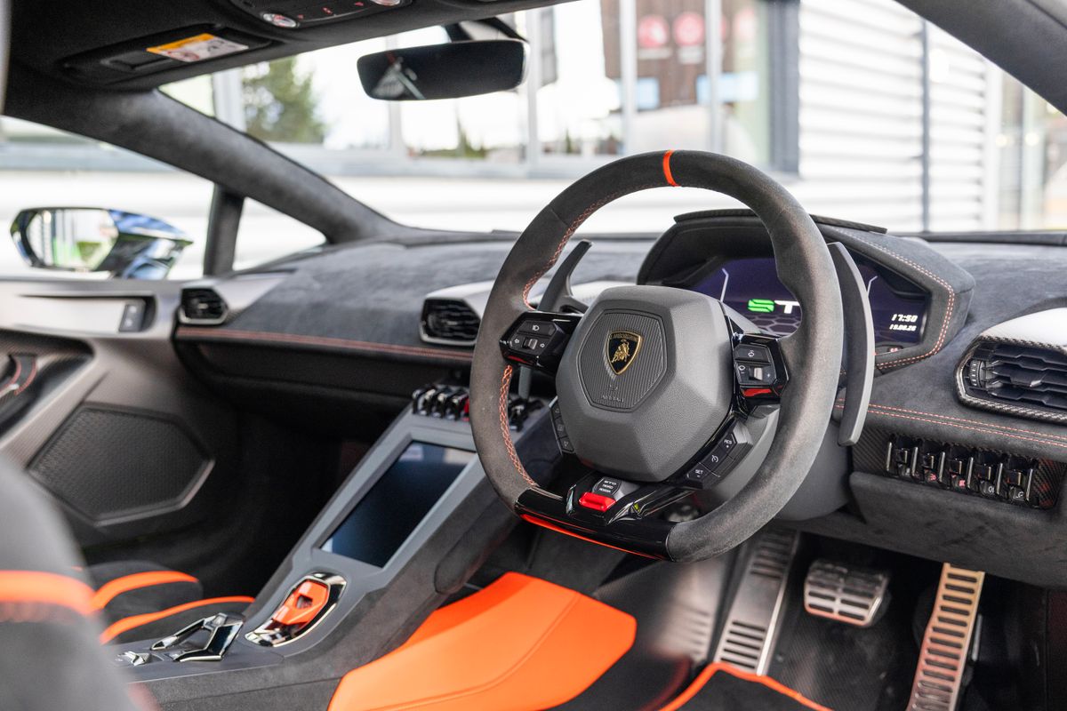 2023 Lamborghini Huracán STO