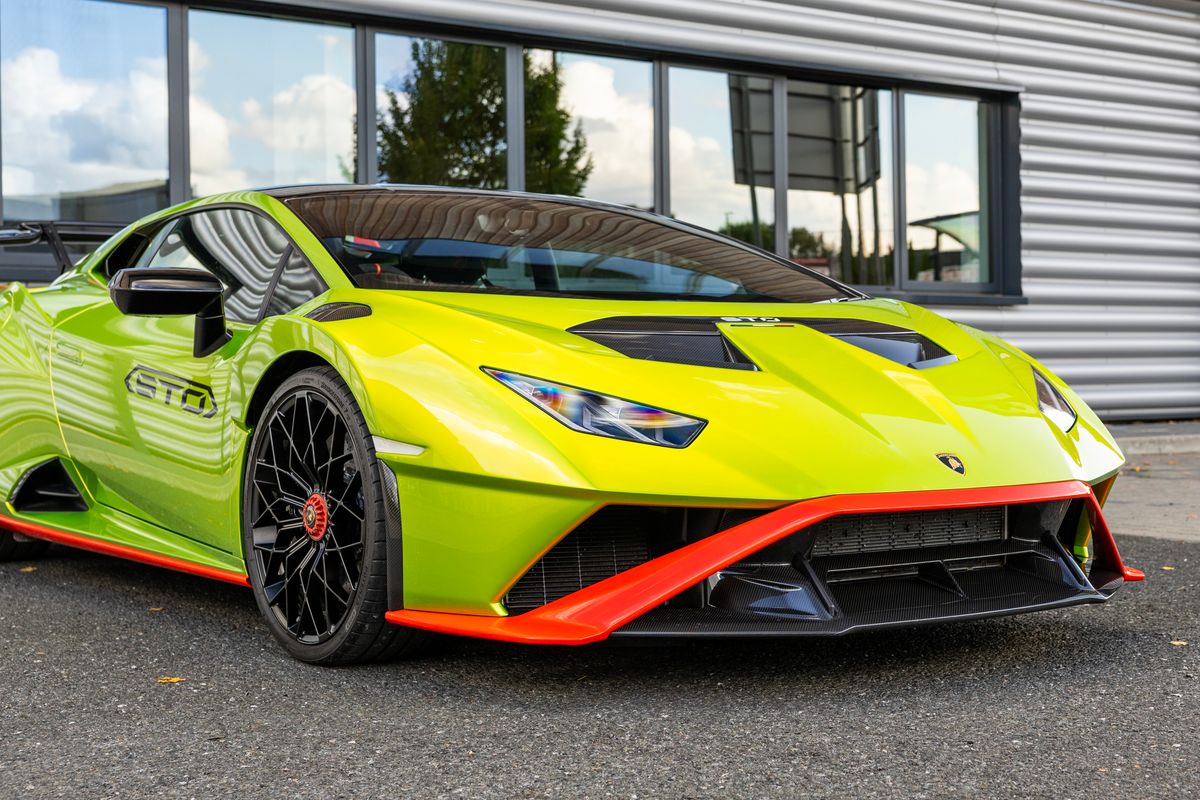 2023 Lamborghini Huracán STO