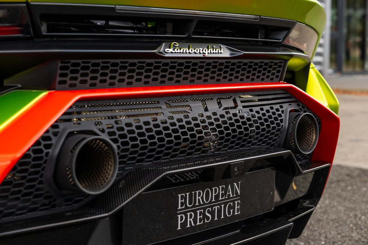 2023 Lamborghini Huracán STO