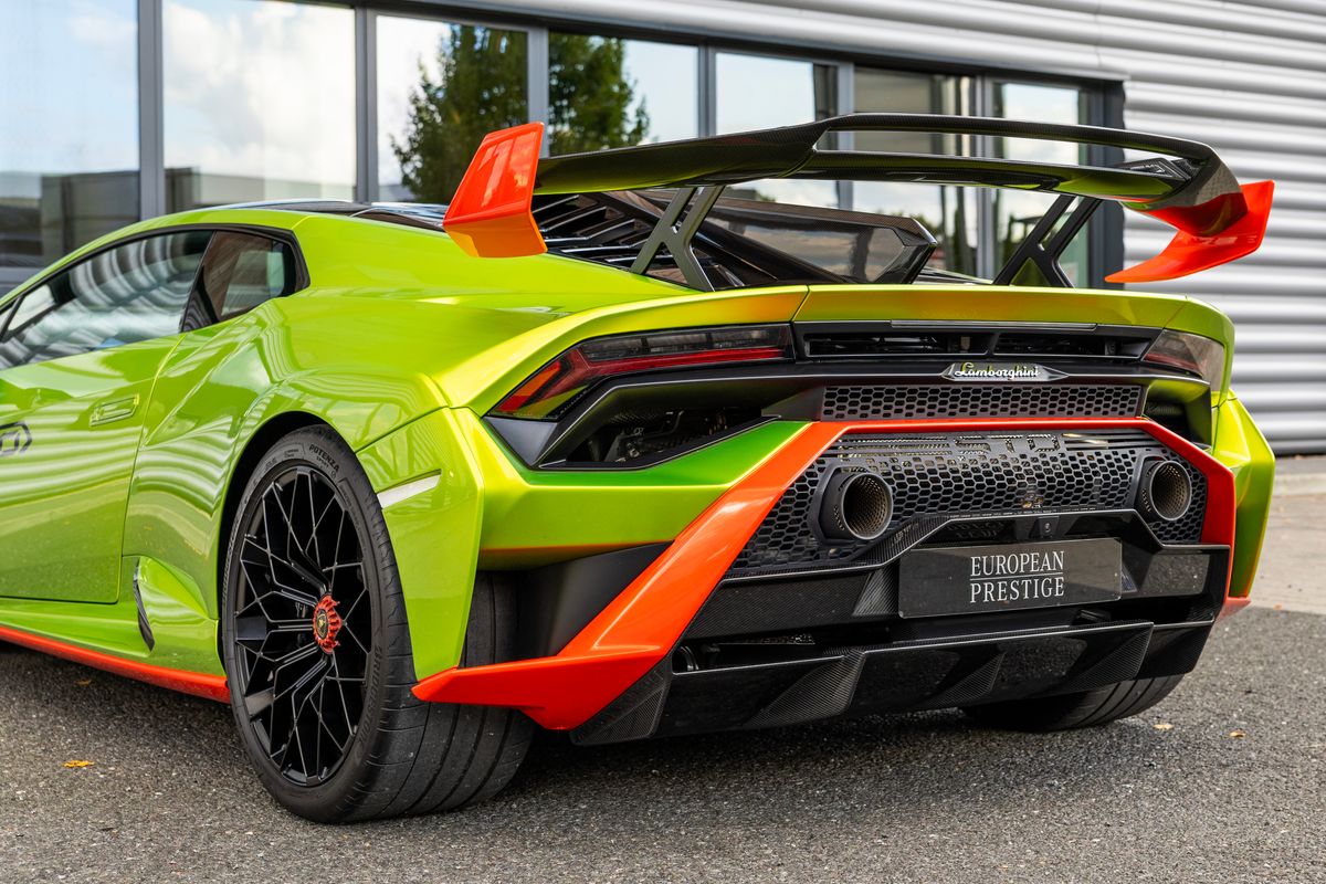 2023 Lamborghini Huracán STO